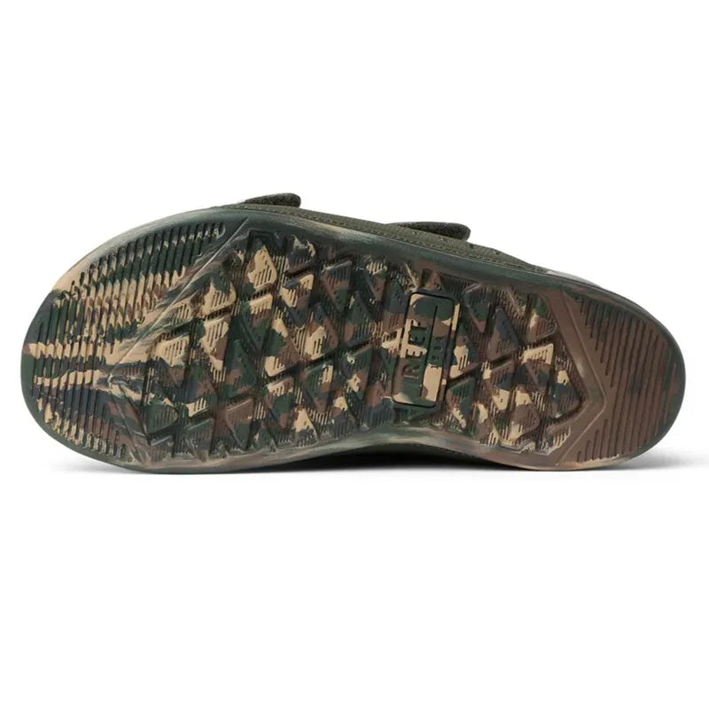 Phantom Tradewind Sandals in Fossil  ירוק